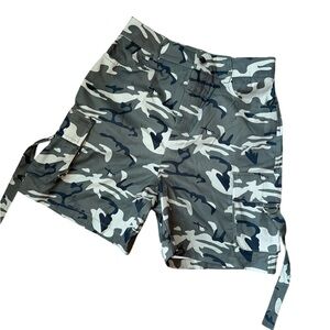 Woman’s Camo Cargo Pocket Shorts